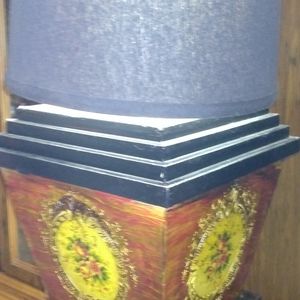 Lamp w/Brand New Shadr